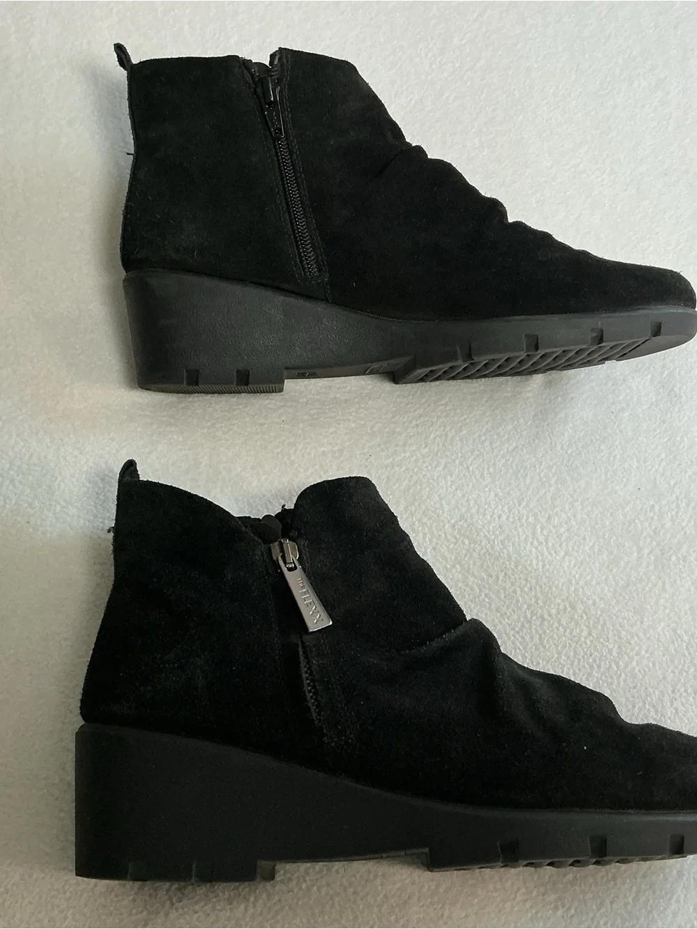 The FLEXX Black Suede Ankle Boots Women's Size US 8 EU 39 Wedge Side Zip